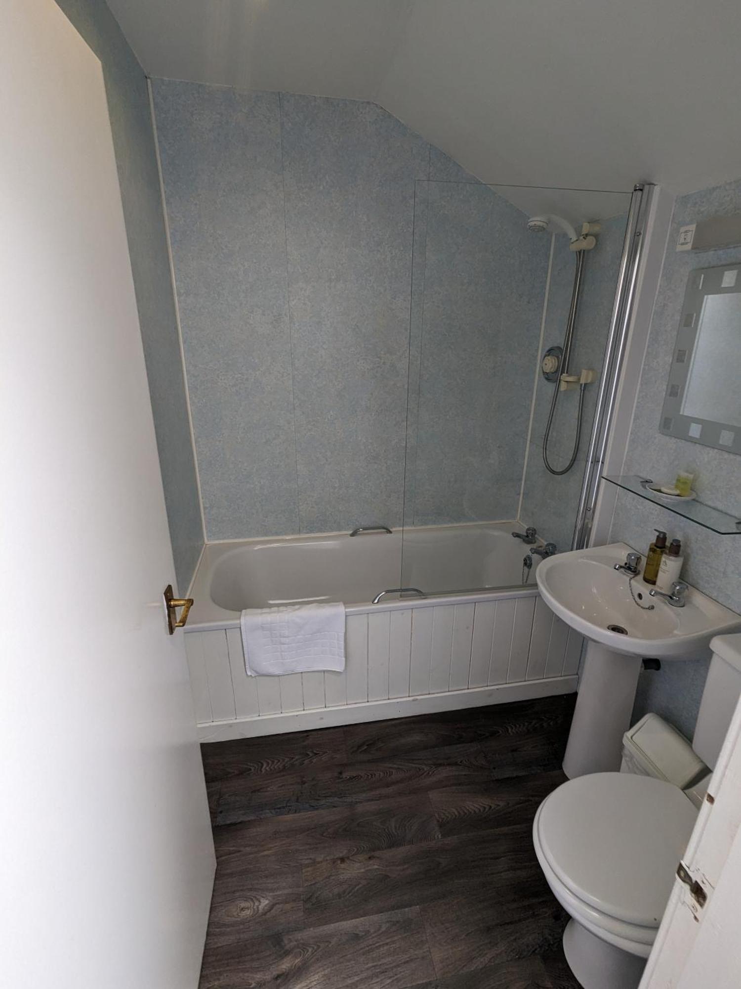 Lochranza Country Inn Екстериор снимка